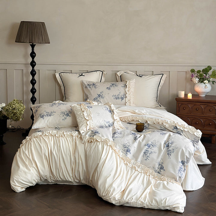 Bettwäsche-Garnitur im Vintage-Floralmotiv mit gerafftem Volant und Schleifen-Kissenhülle