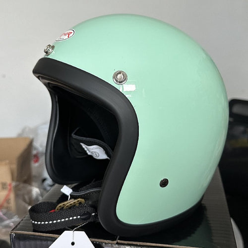 Klassischer Cruiser Motorrad Sicherheitshelm Karnz
