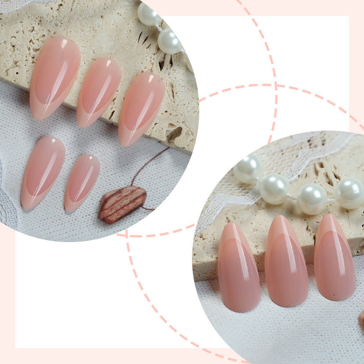 Kunstnagelset mit elegantem französischem Design Karnz