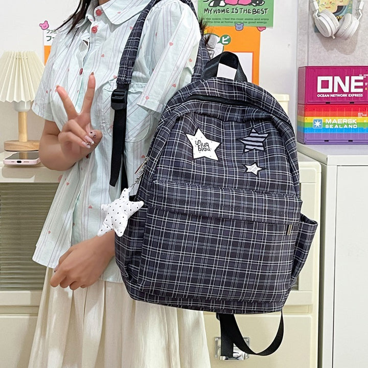 Stylischer praktischer Rucksack mit Karomuster Karnz
