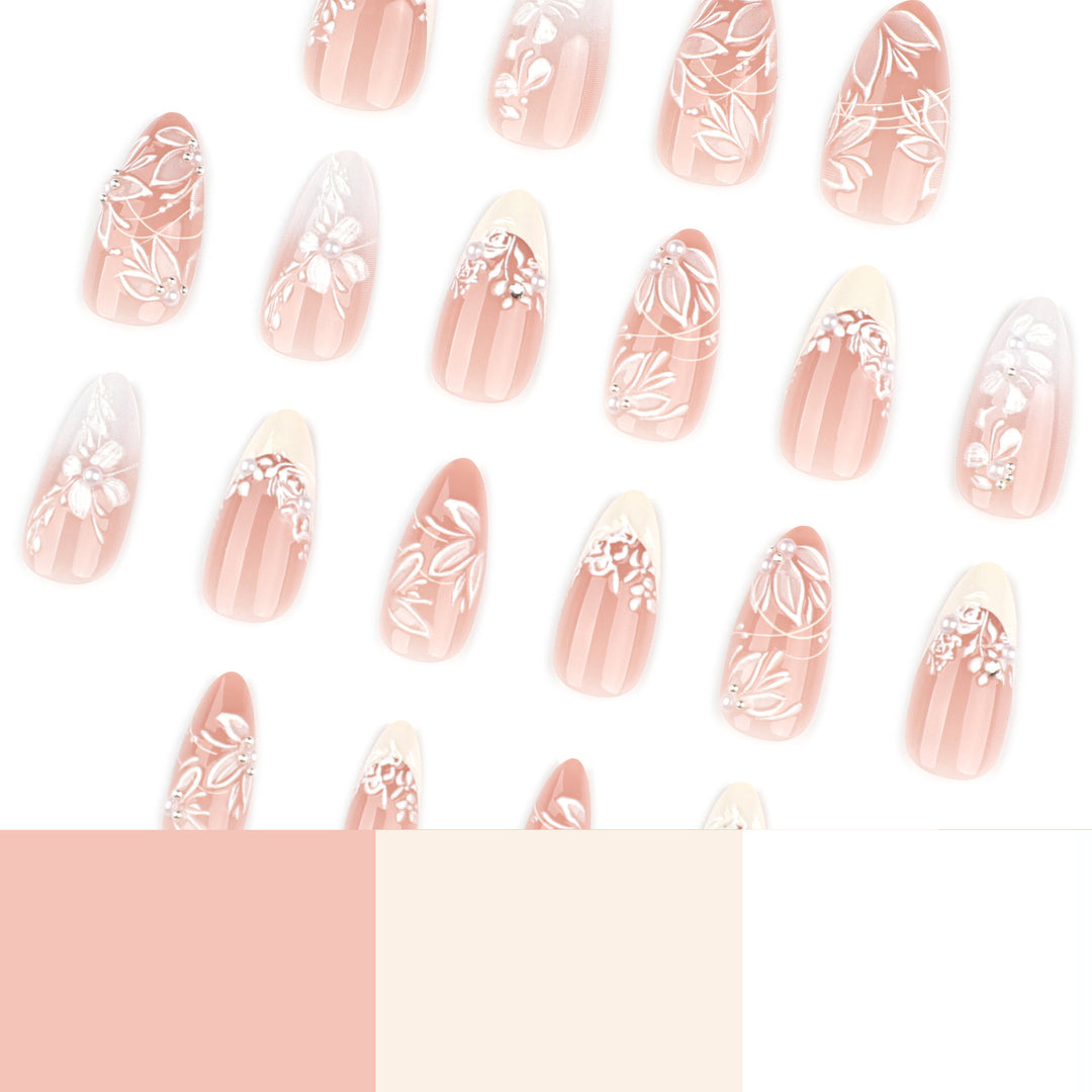 Premium Nagelkunst mit Blumendesign und glitzernden Akzenten Karnz