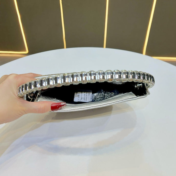 Rhinestone-besetzte Clutch