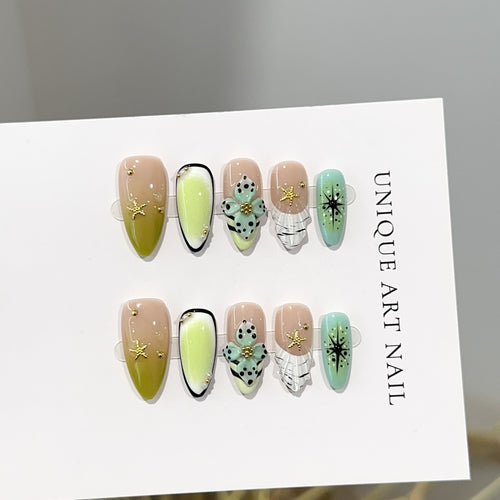 Künstlerisches Press-On-Nagel-Set mit floralen und Edelstein-Akzenten