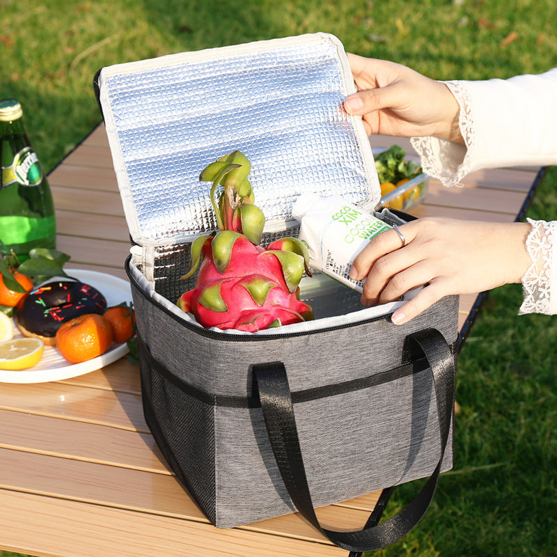 Isolierte Lunchbox Karnz