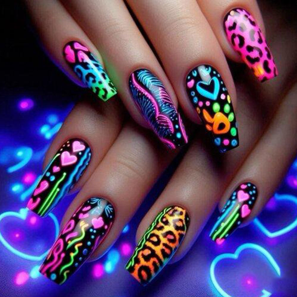Trendige Neon Nagelkunst Karnz