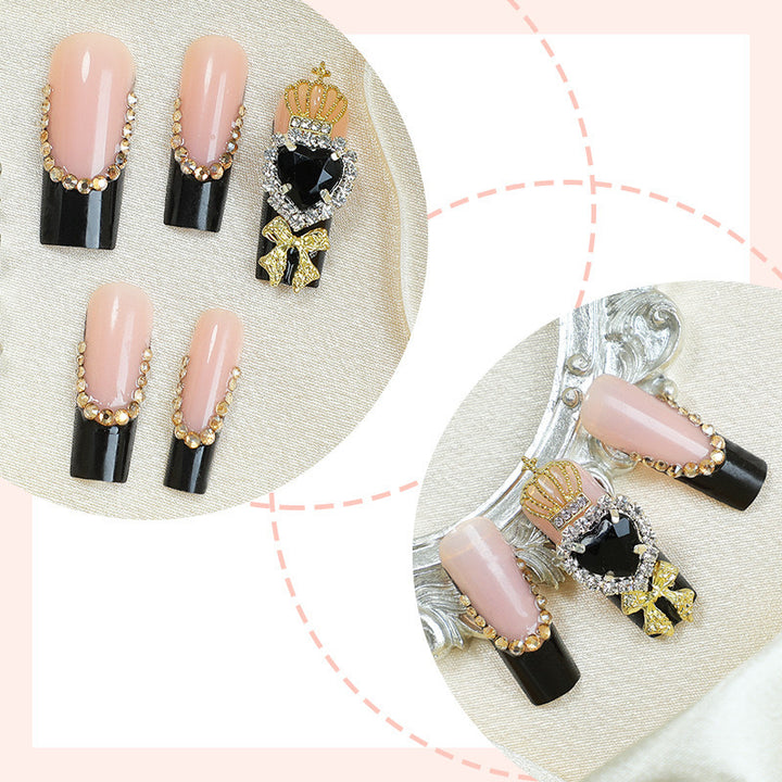 Luxus Kunstnagelset mit funkelnden Strassverzierungen und eleganten Akzenten Karnz