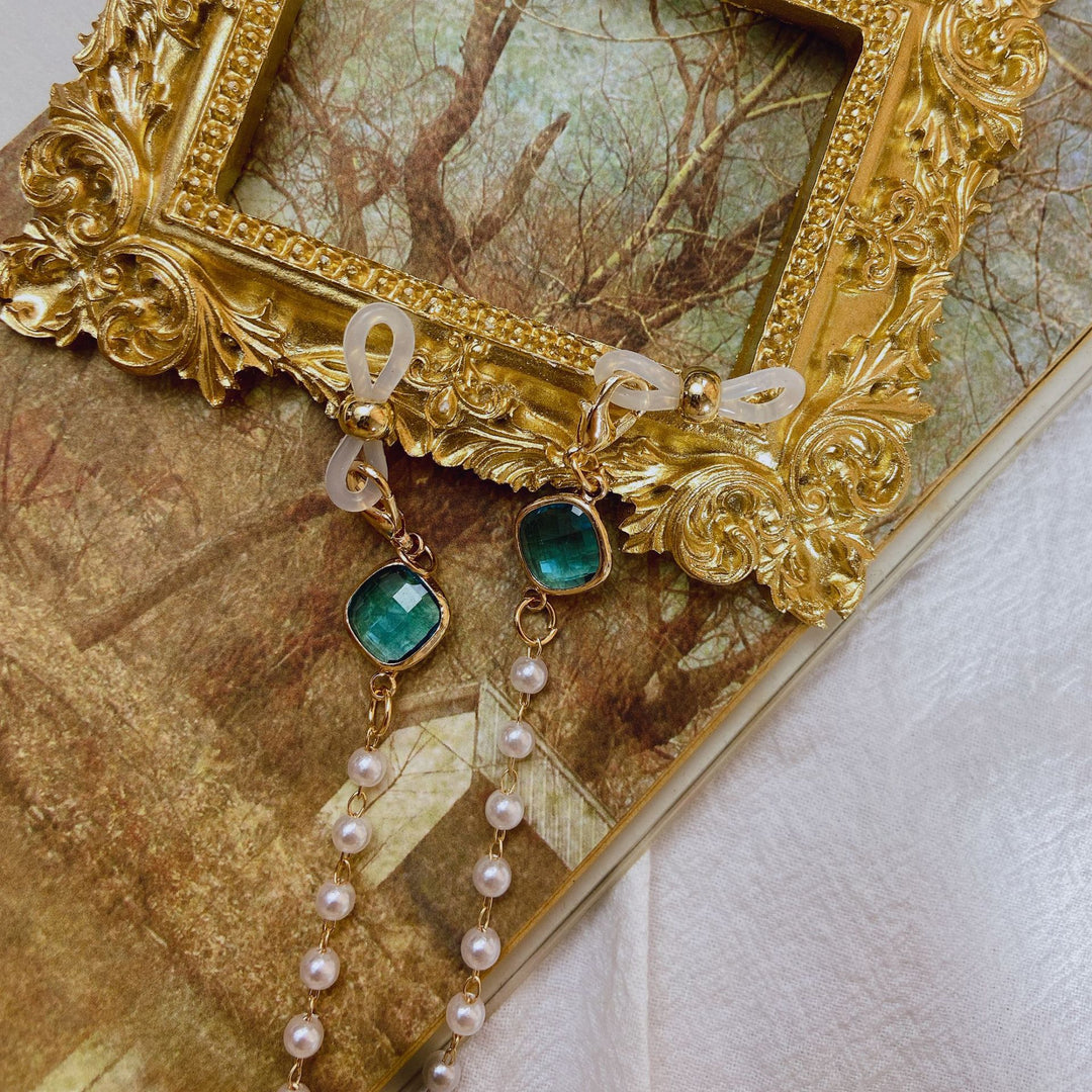Elegante Perlenkette mit Goldenen Akzenten Karnz