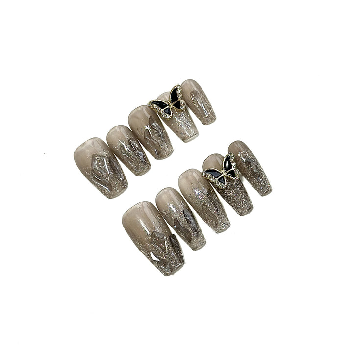Blumen- und Schmetterlings-verzierte Press-On Nagelset