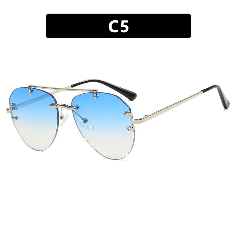Damen moderne Piloten-Sonnenbrille mit gradienten Gläsern und dünnem Metallrahmen Karnz