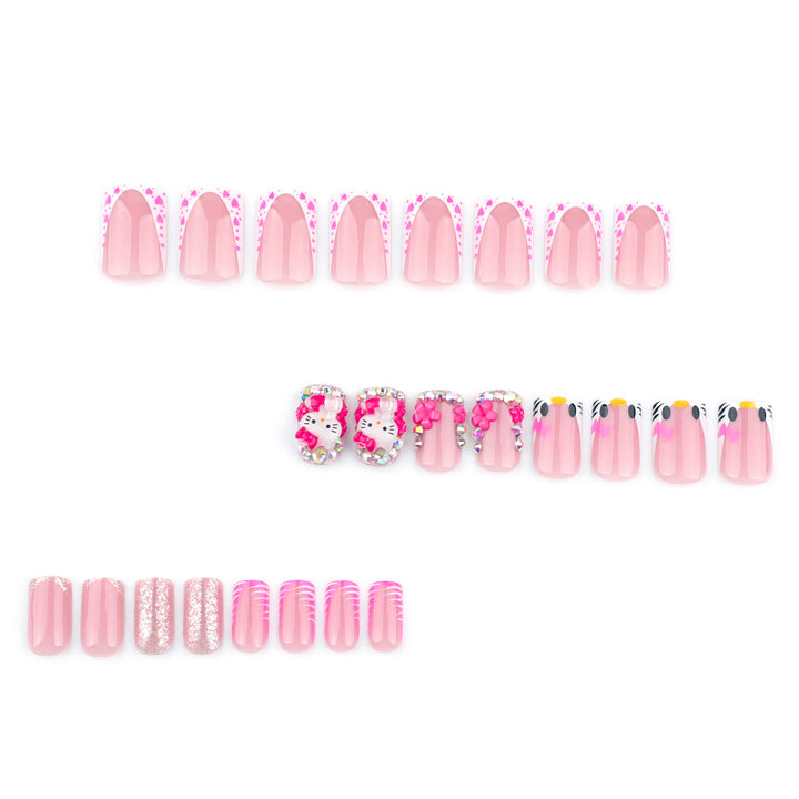 Kunstvolle Nagelkunst mit Tiermotiven und Glitzerakzenten Karnz