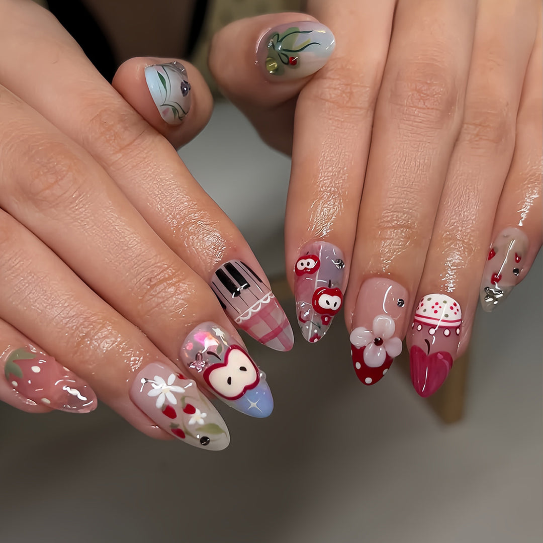 Kunstnägel mit Kreativen Designs und Einzigartigen Mustern Karnz