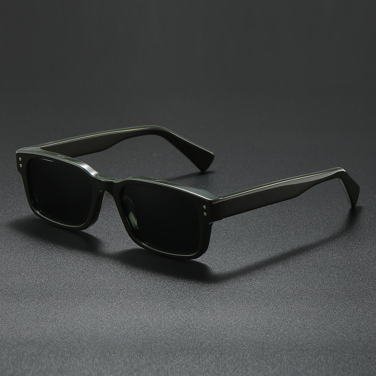 Damen Sonnenbrille im modernen, minimalistischen Design Karnz