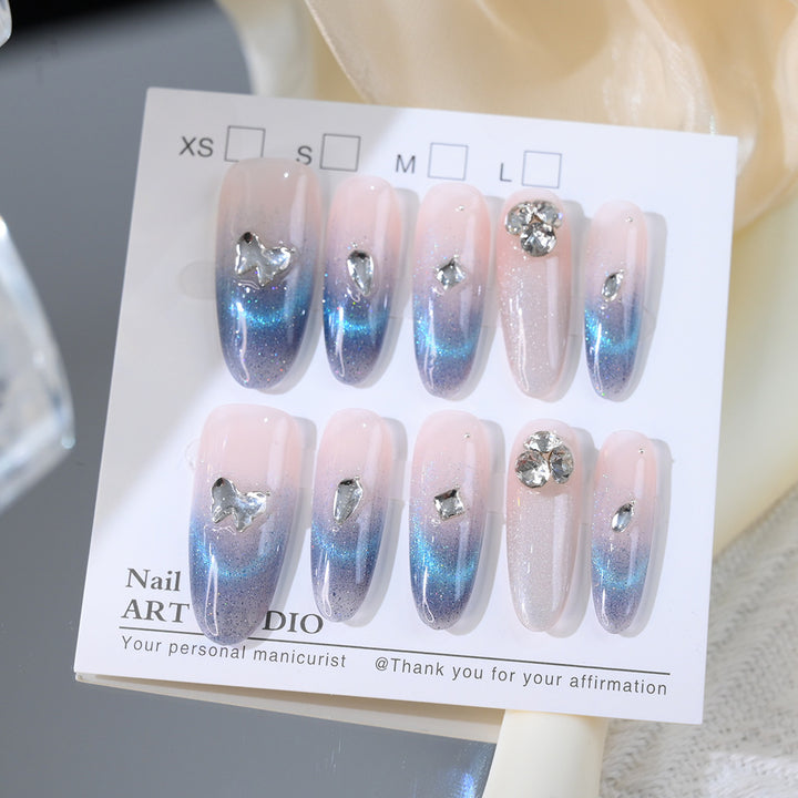 Glamouröse Nagelkunstkollektion Karnz