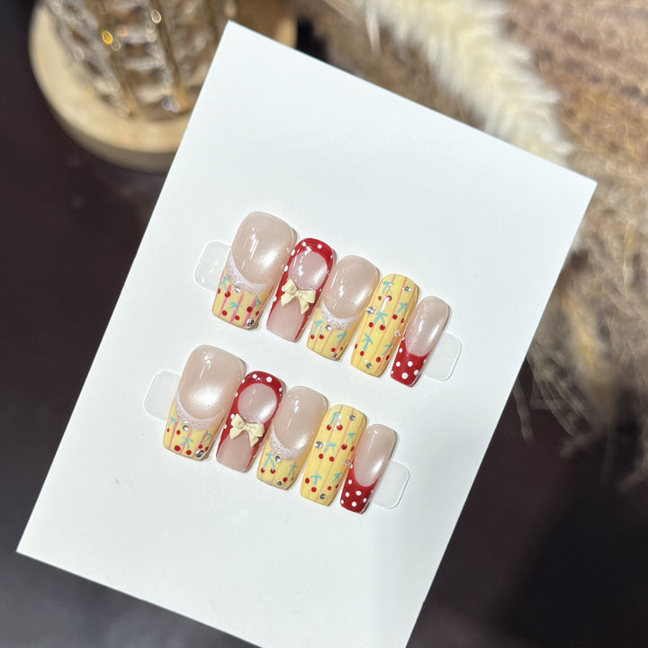 Dekorativer Nagelkunst Set Karnz