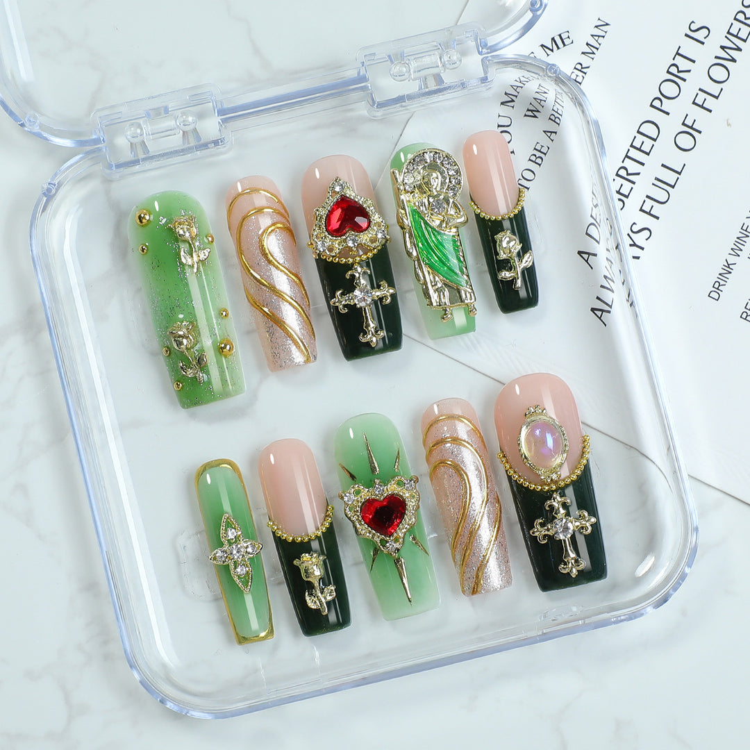 Kunstnagelset mit luxuriösen 3D-Verzierungen Karnz