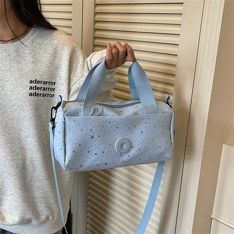Stylische Sport-Duffle mit Sternmuster