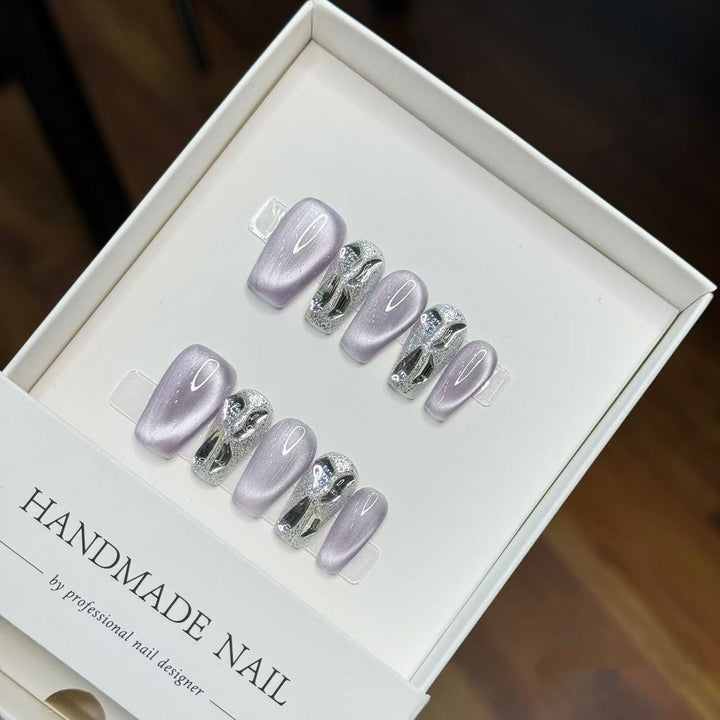 Handgemachtes Press-On Nagelkunstset mit Glitterakzenten