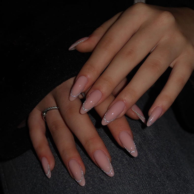 Glamouröse Stiletto-Nagelverlängerungen Karnz