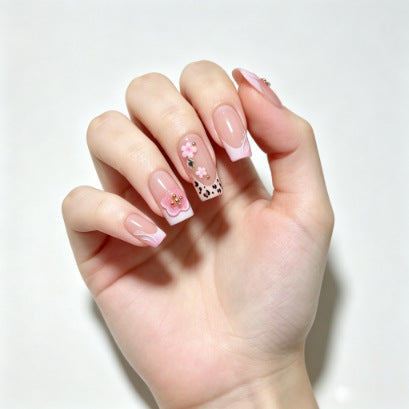 Florale dekorative Press-on-Nageltipps Karnz
