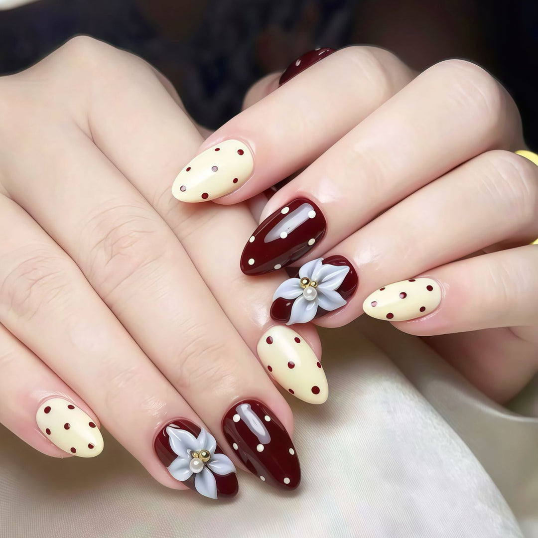 Künstlerische Press-On Nail Art Kollektion