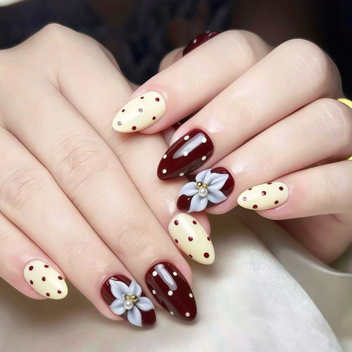 Künstlerische Press-On Nail Art Kollektion