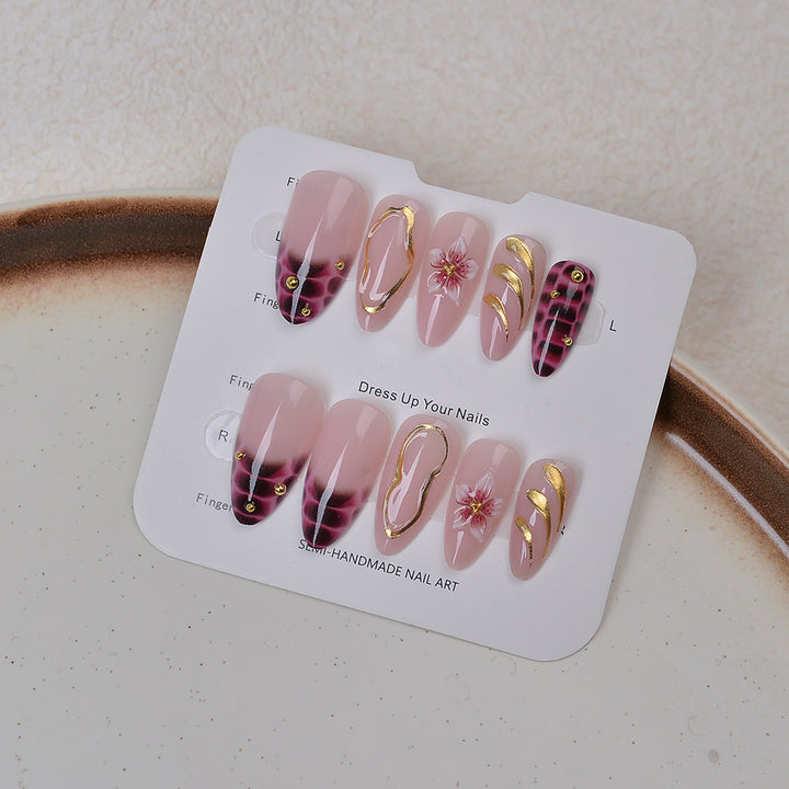 Künstlerisches Press-On-Nageldesign-Set Karnz