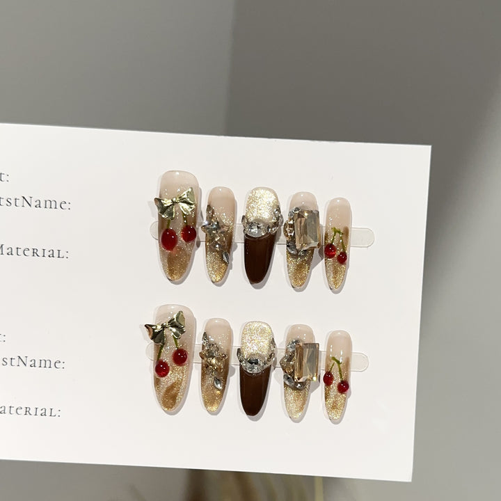 Dekorativer Glam Press-On Nagelset