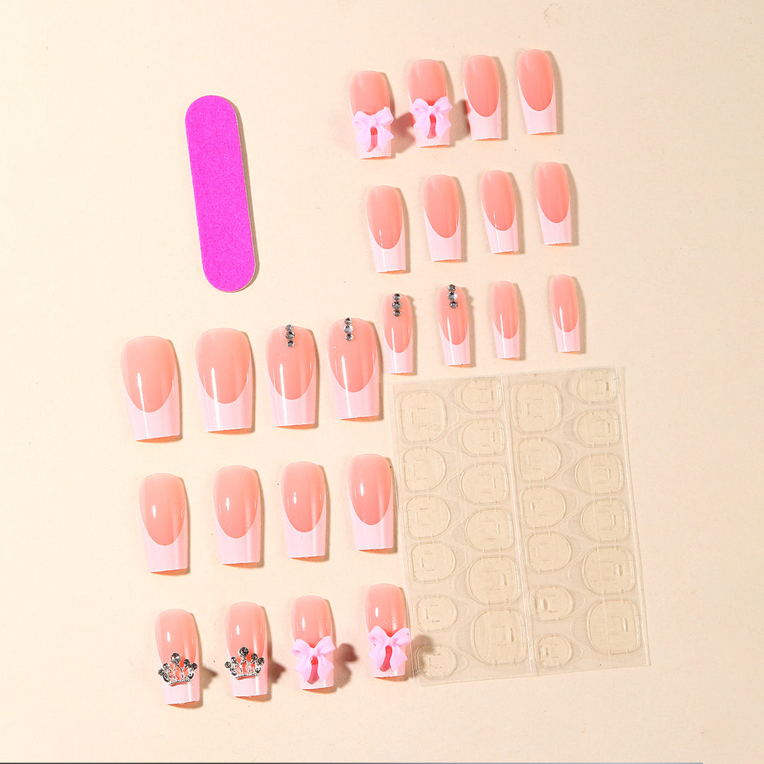 Elegante mit Krone verzierte Nagelkunstverlängerungen Karnz