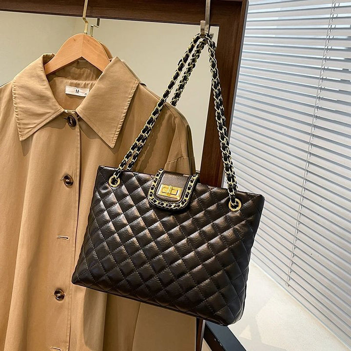 Gepolsterte Eleganz Handtasche Karnz