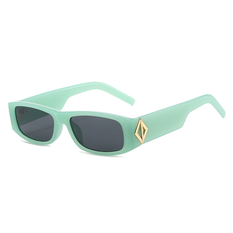 Damen modische Sonnenbrille mit asymmetrischem Rahmen und goldfarbenen Details Karnz