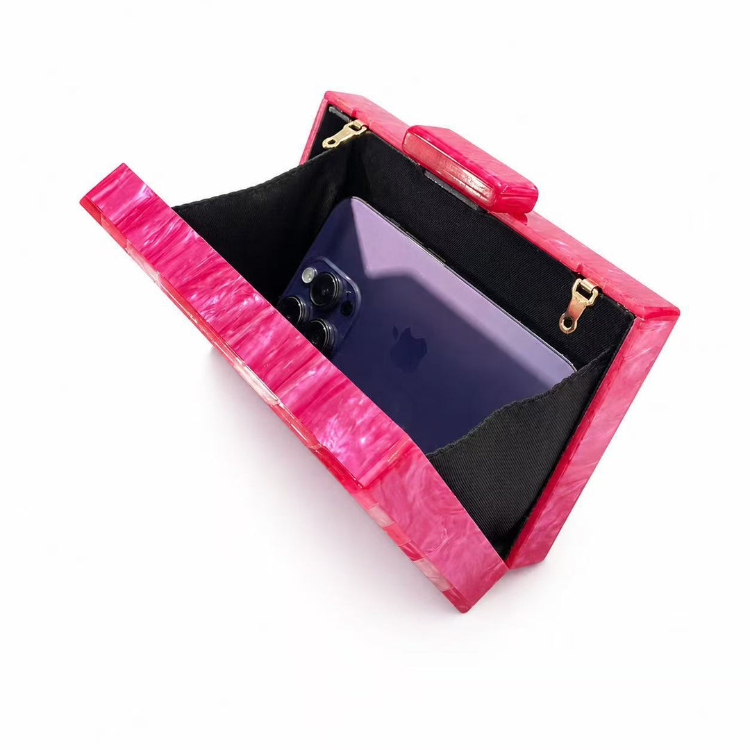 Geometrische Acryl-Clutch