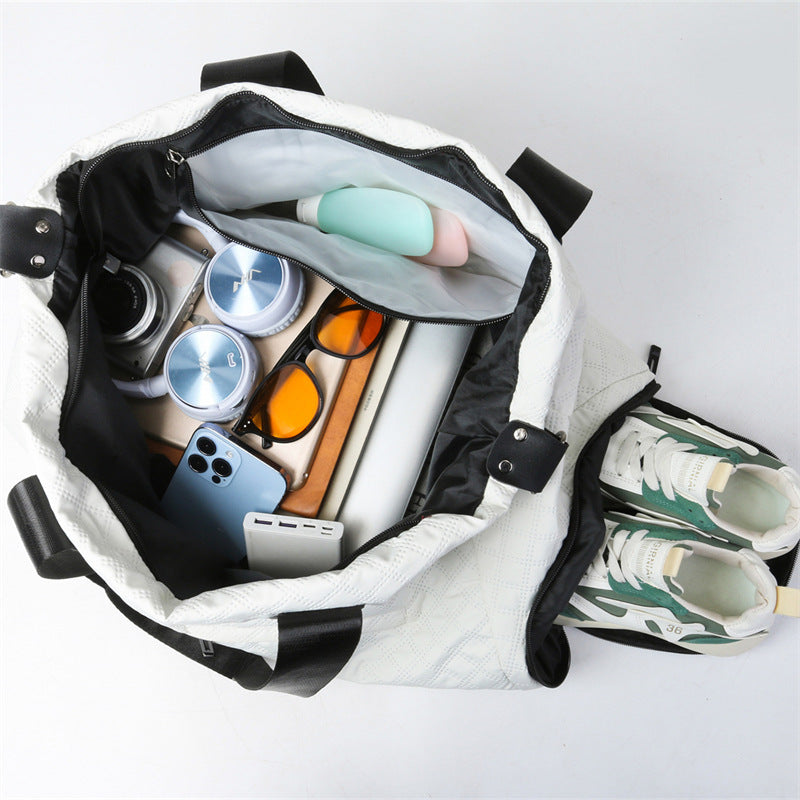 Stylische gesteppte Reisetasche Karnz