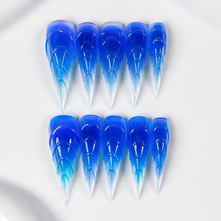 Künstlerische Ombre Stiletto Nagelspitzen