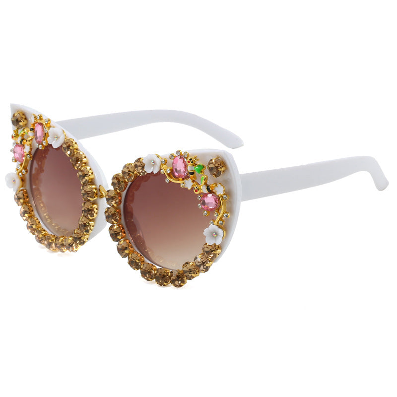 Damen Herzförmige Sonnenbrille mit funkelnden Akzenten Karnz