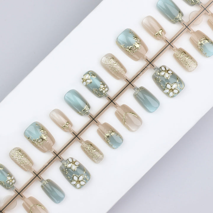 Dekoratives Floral Press-On Nagelset Karnz