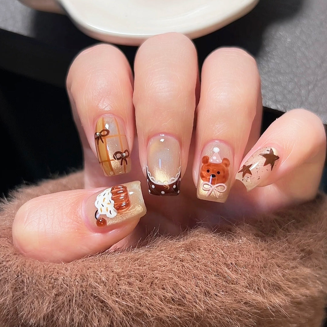 Dekoratives Press-On Nagelkunstset mit Feiertagsmotiven