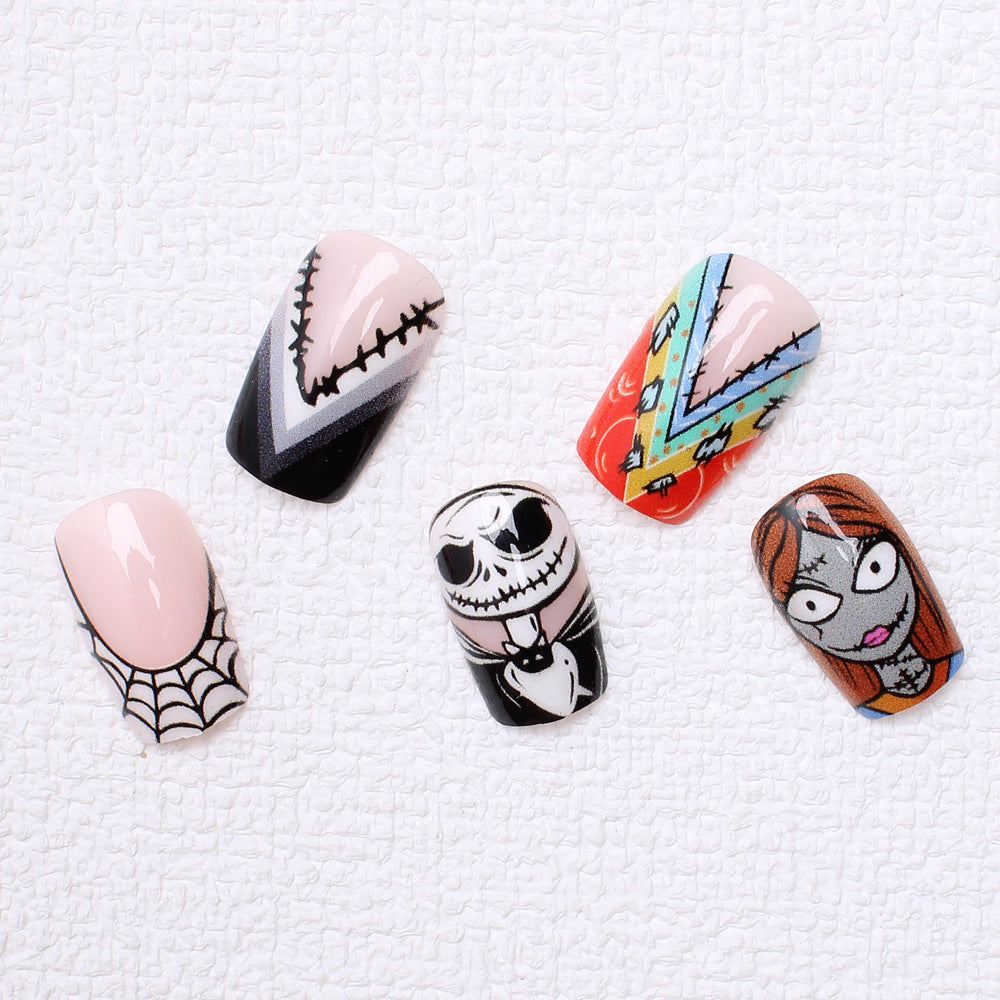 Kunstnagelset mit kreativen Halloween-Motiven und verspielten 3D-Designs Karnz