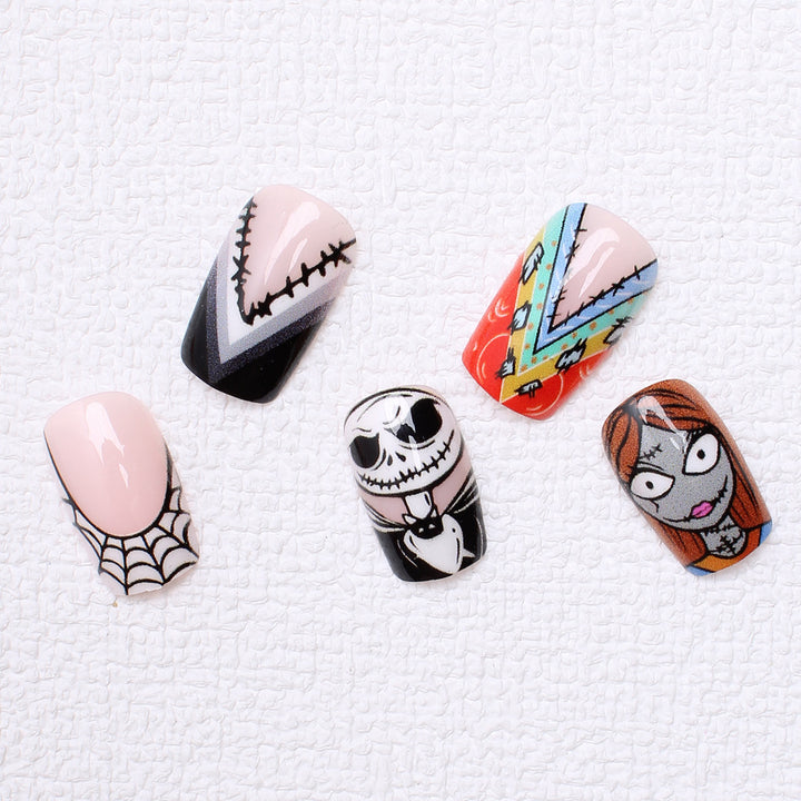 Kunstnagelset mit kreativen Halloween-Motiven und verspielten 3D-Designs Karnz