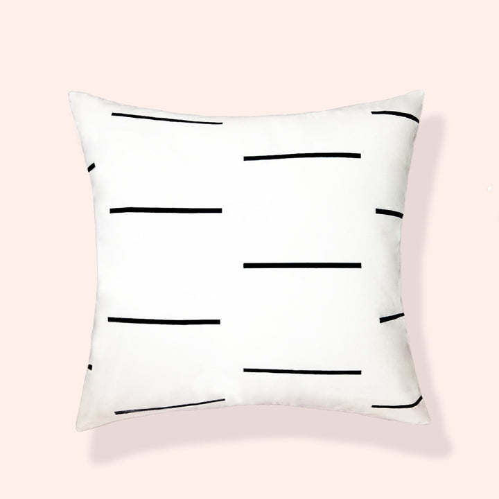 Modernes Zierkissen mit minimalistischem Muster