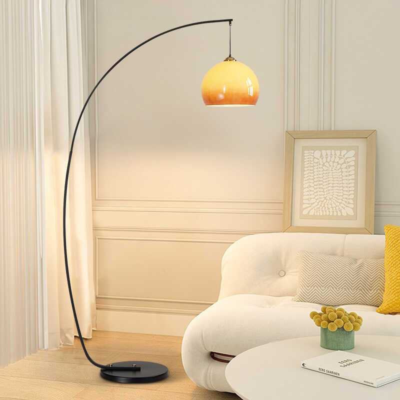 Arc Stehlampe mit Glasschirm