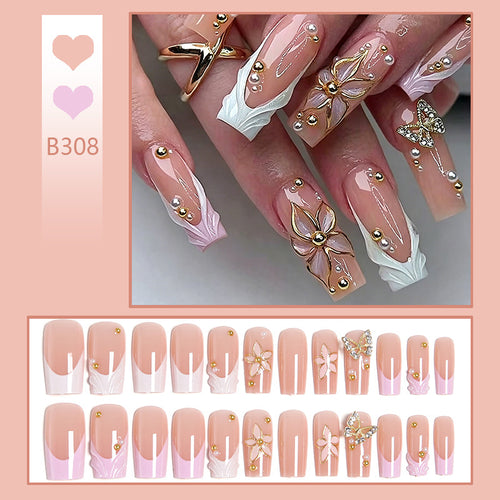 Künstliche Nail Tips mit floralen Akzenten Karnz