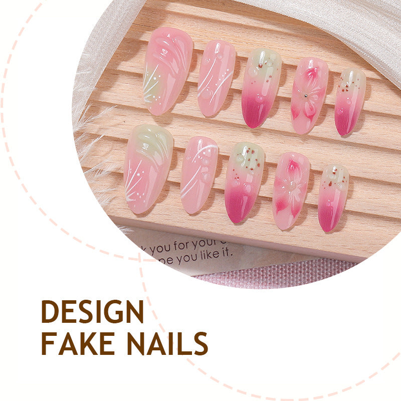 Künstlerisches Nagelset im floralen Design Karnz