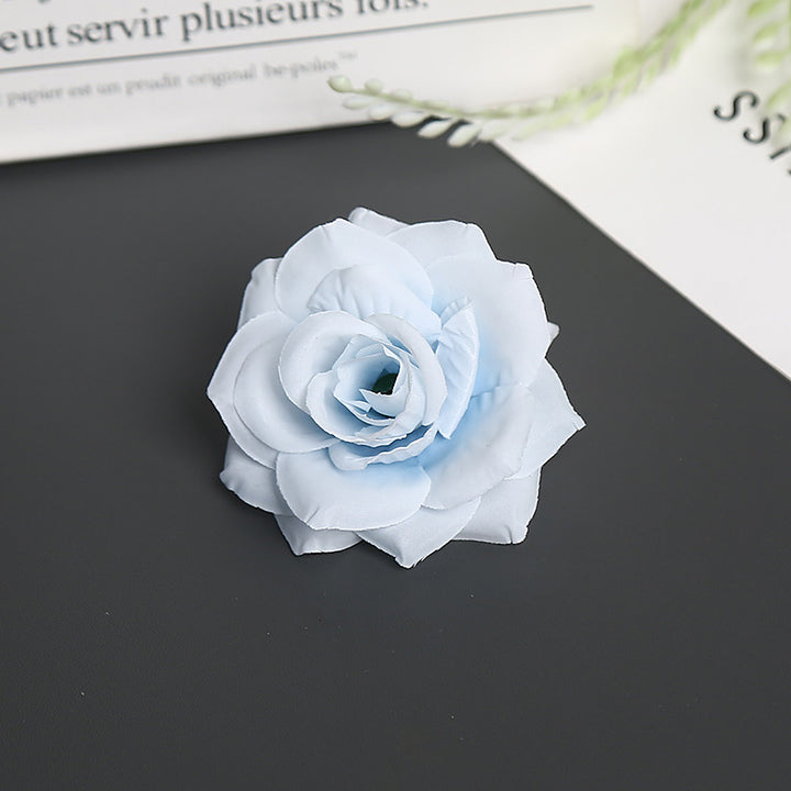 Blumenbrosche für dekorative Zwecke und Anzeige
