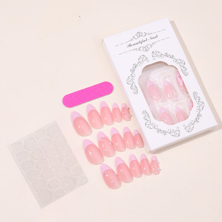 Premium-Kunstnagelset mit elegantem French Tip Design Karnz