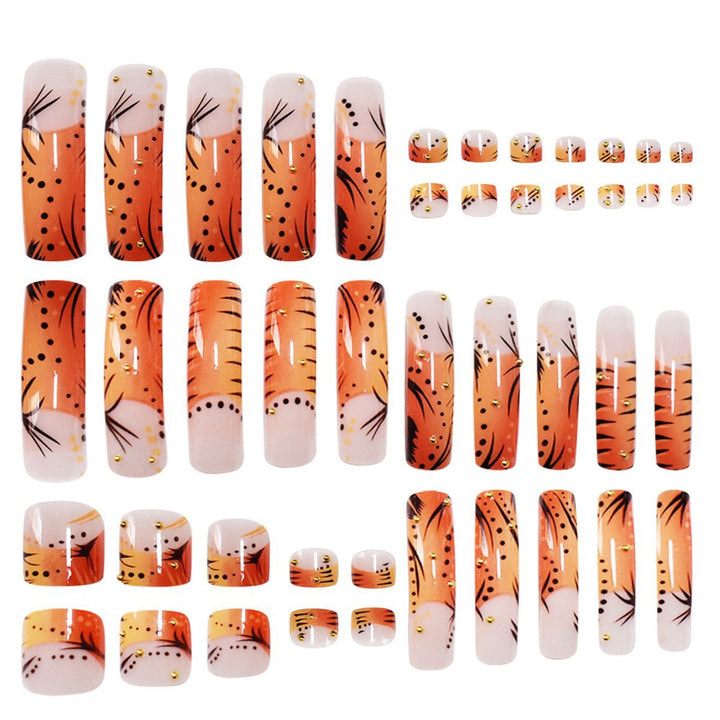 Künstlerisches Acryl-Nageldesign Karnz