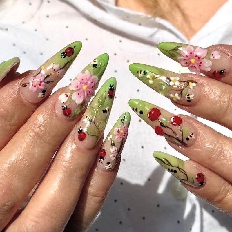Botanisches Theme Press-On Nagelset Karnz