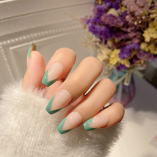 Stylische Französische Spitze Stiletto Press-On Nägel Karnz