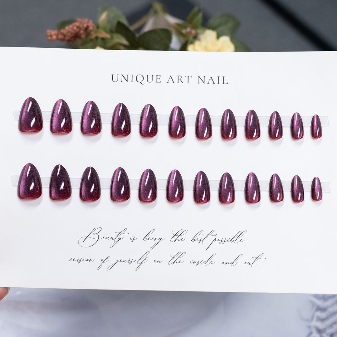 Glänzendes Press-On Nagelkunst Set