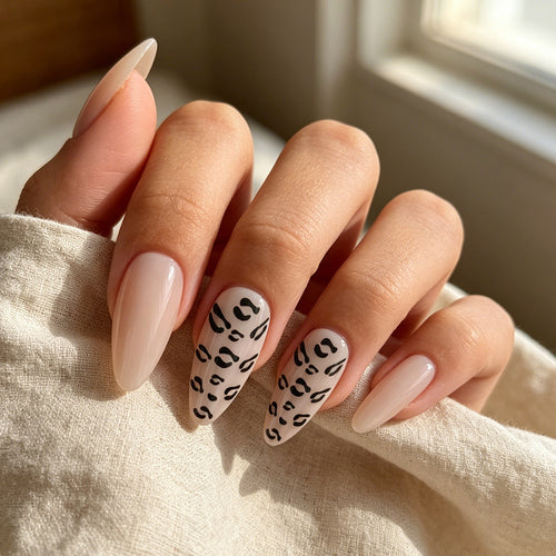Elegante Stiletto-Press-On-Nägel mit Tierdruck-Design Karnz