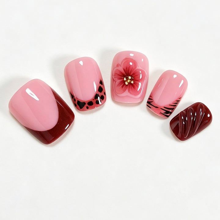 Kreatives Blumennagelkunstdesign Karnz